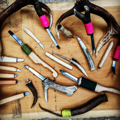 Handmade Mocotaugan, crooked knives and chip carving kolrosing bushcraft knife
